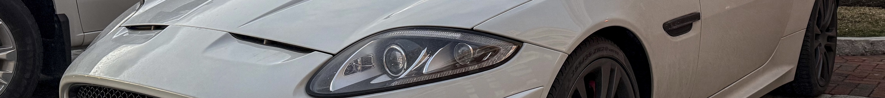 Jaguar XKR-S 2012