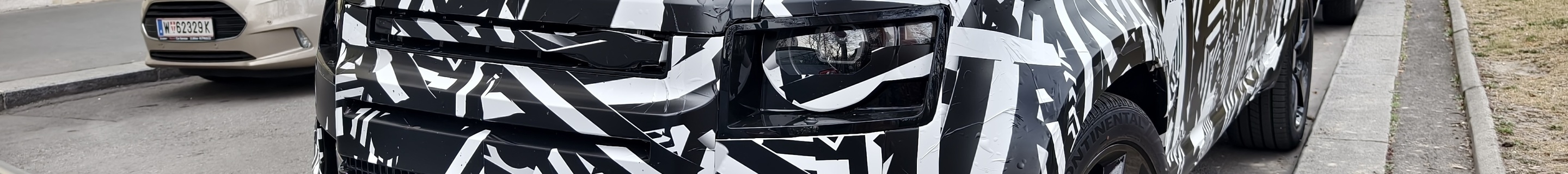 Land Rover Defender 130