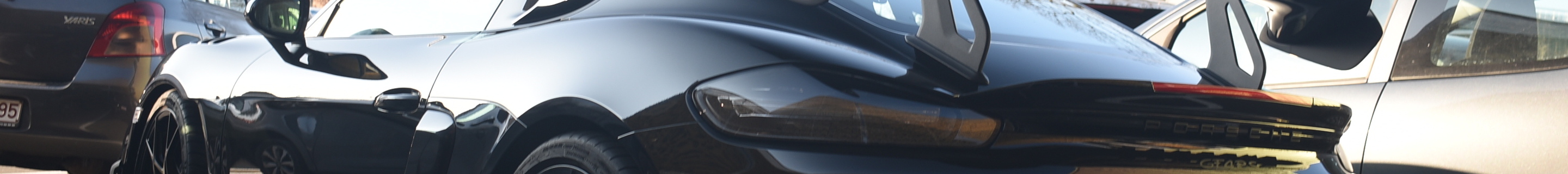 Porsche 718 Cayman GT4 RS Weissach Package