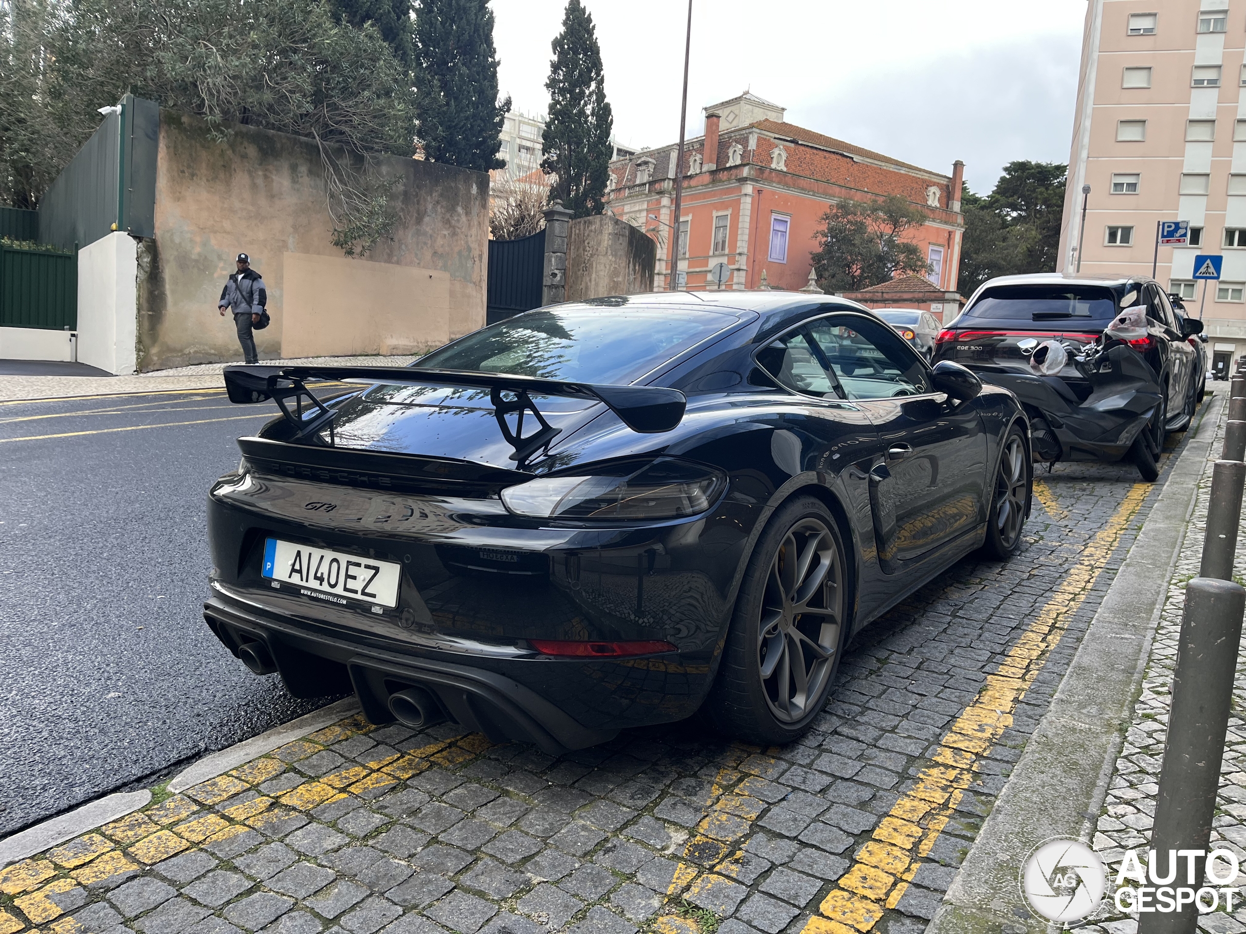 Porsche 718 Cayman GT4