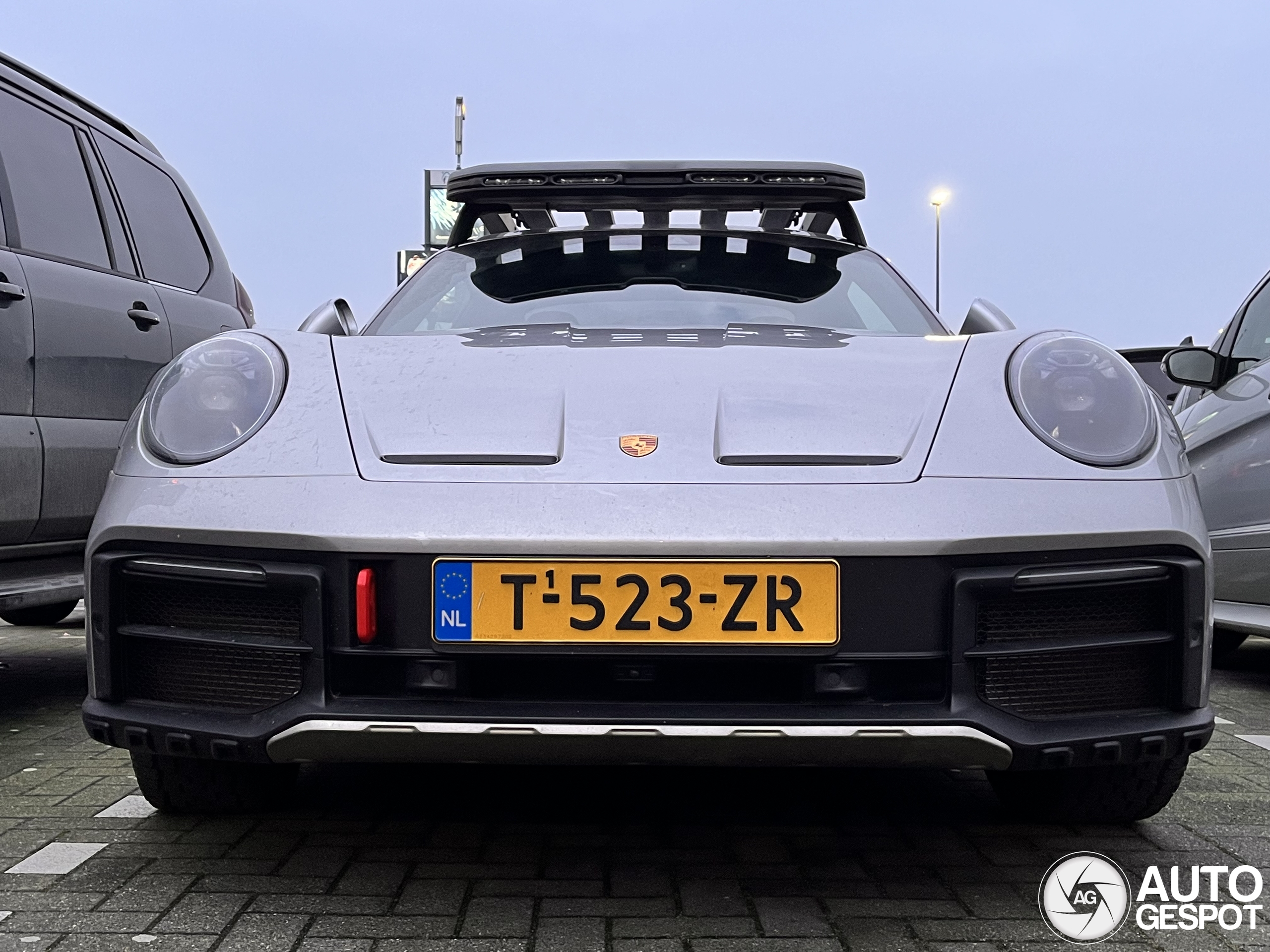 Porsche 992 Dakar