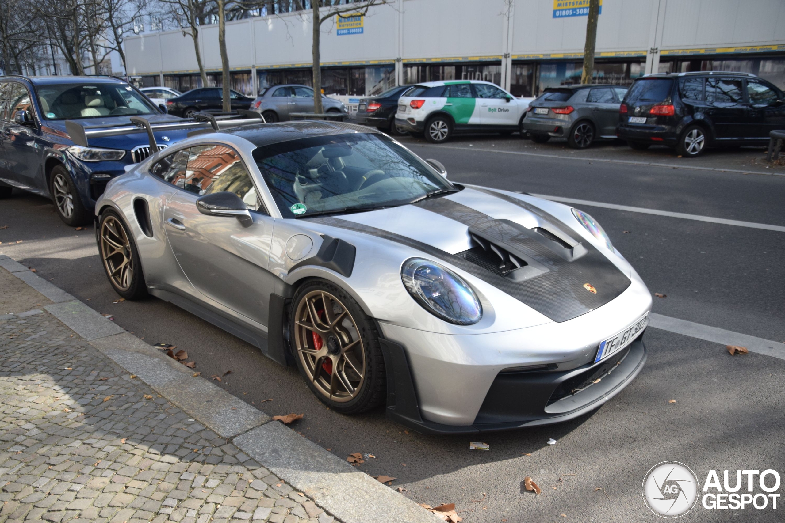 Porsche 992 GT3 RS Weissach Package