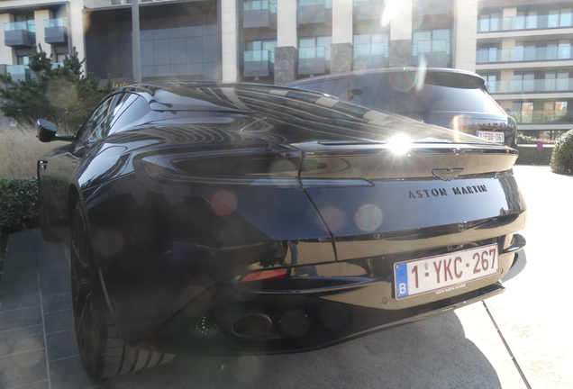 Aston Martin DB12