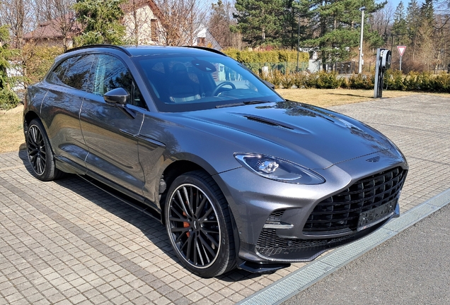 Aston Martin DBX707
