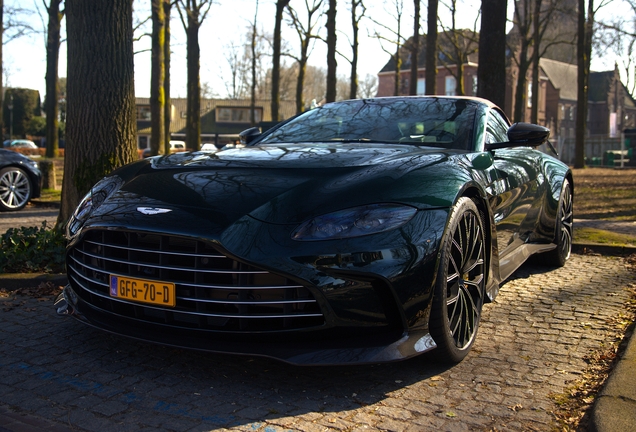 Aston Martin V12 Vantage Roadster 2023