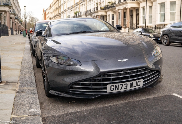 Aston Martin V8 Vantage 2018