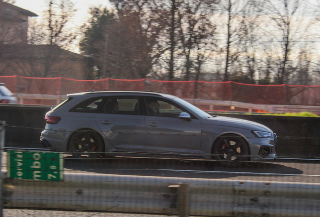 Audi RS4 Avant B9