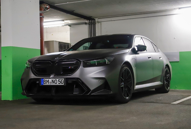 BMW M5 G90