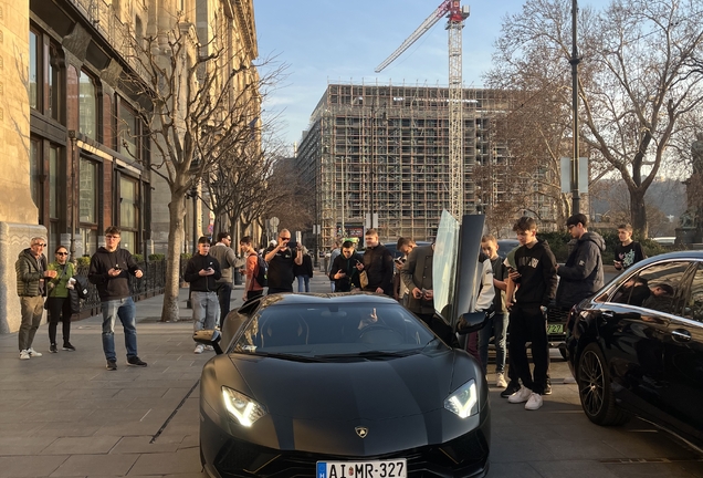 Lamborghini Aventador S LP740-4 Roadster