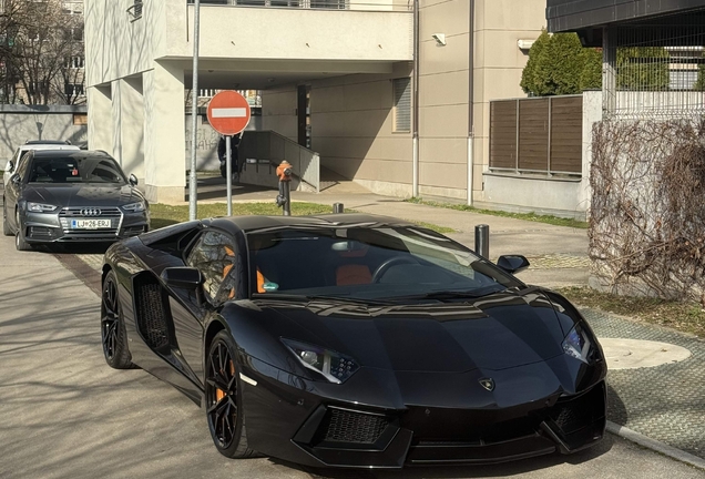Lamborghini Aventador LP700-4 Roadster