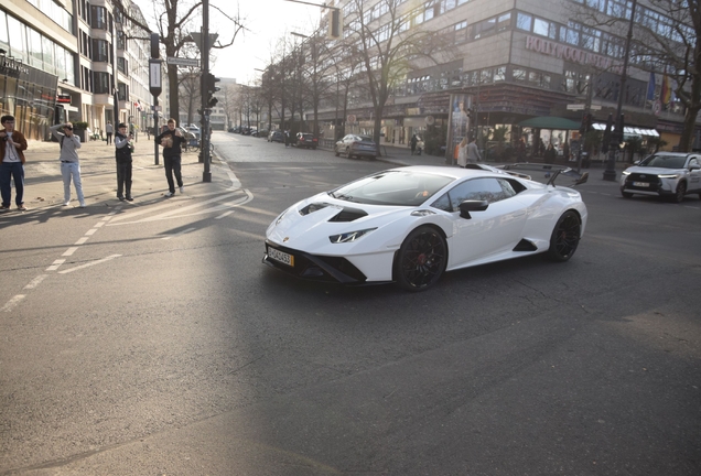 Lamborghini Huracán LP640-2 STO