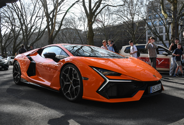 Lamborghini Revuelto