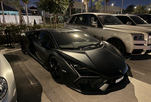 Lamborghini Revuelto