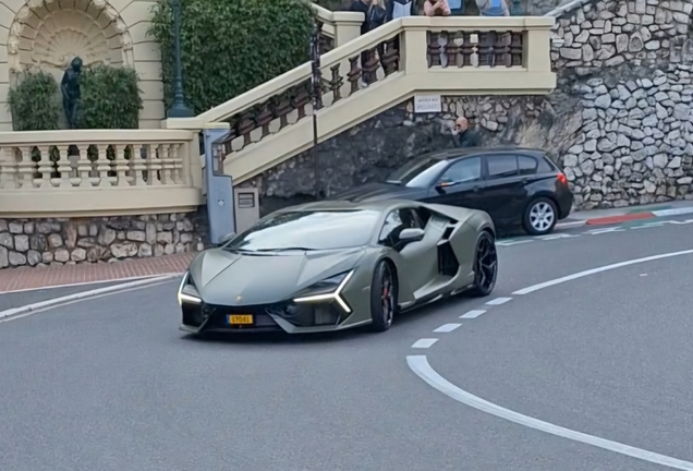 Lamborghini Revuelto
