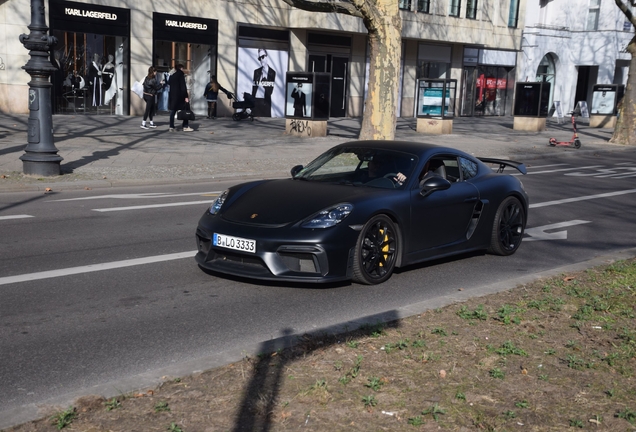 Porsche 718 Cayman GT4