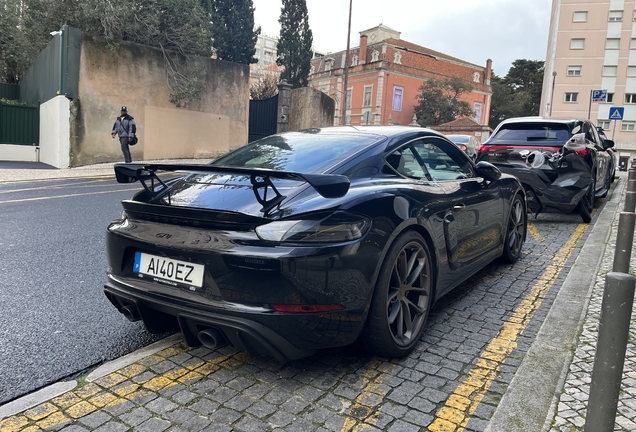 Porsche 718 Cayman GT4