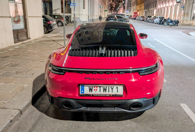 Porsche 992 Carrera 4 GTS