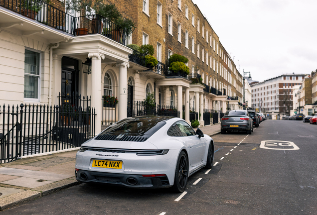 Porsche 992 Carrera 4 GTS