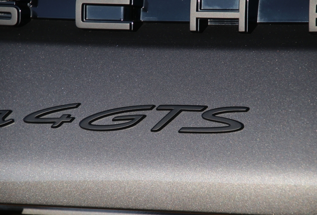 Porsche 992 Carrera 4 GTS Cabriolet