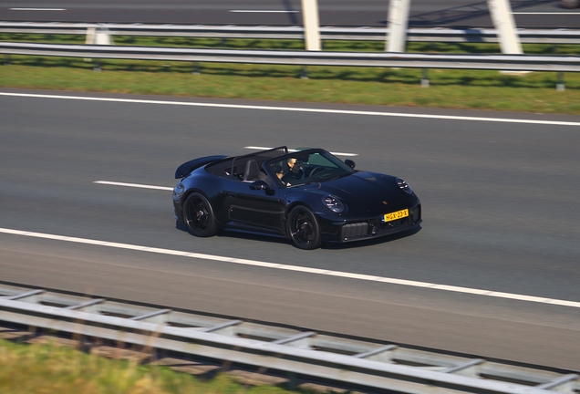Porsche 992 Carrera 4 GTS Cabriolet MkII