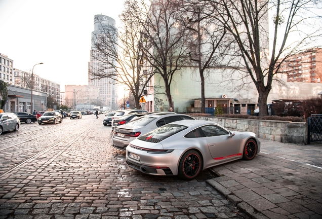 Porsche 992 Carrera 4S