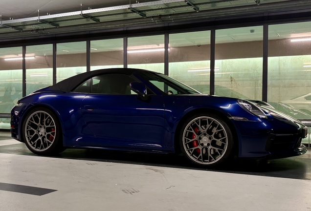 Porsche 992 Carrera 4S Cabriolet