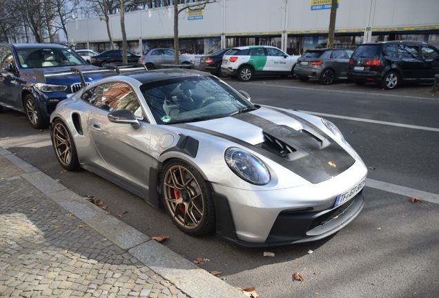 Porsche 992 GT3 RS Weissach Package