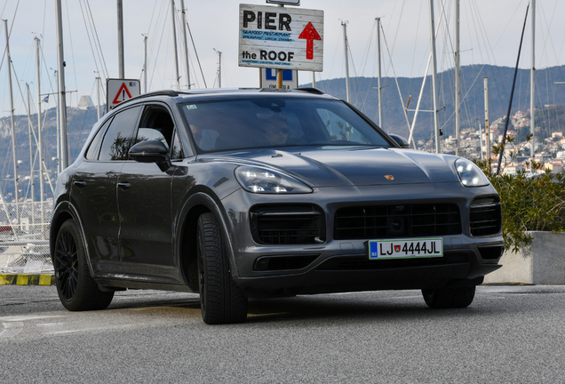 Porsche 9YA Cayenne GTS