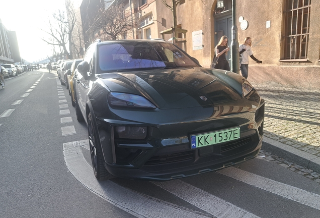 Porsche Macan EV Turbo
