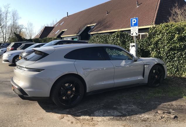 Porsche Taycan GTS Sport Turismo