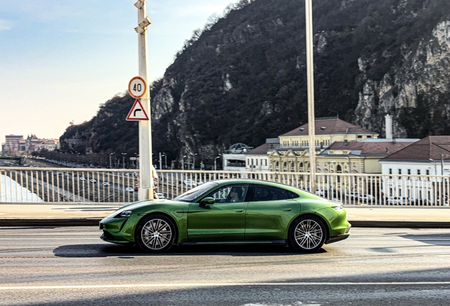 Porsche Taycan Turbo