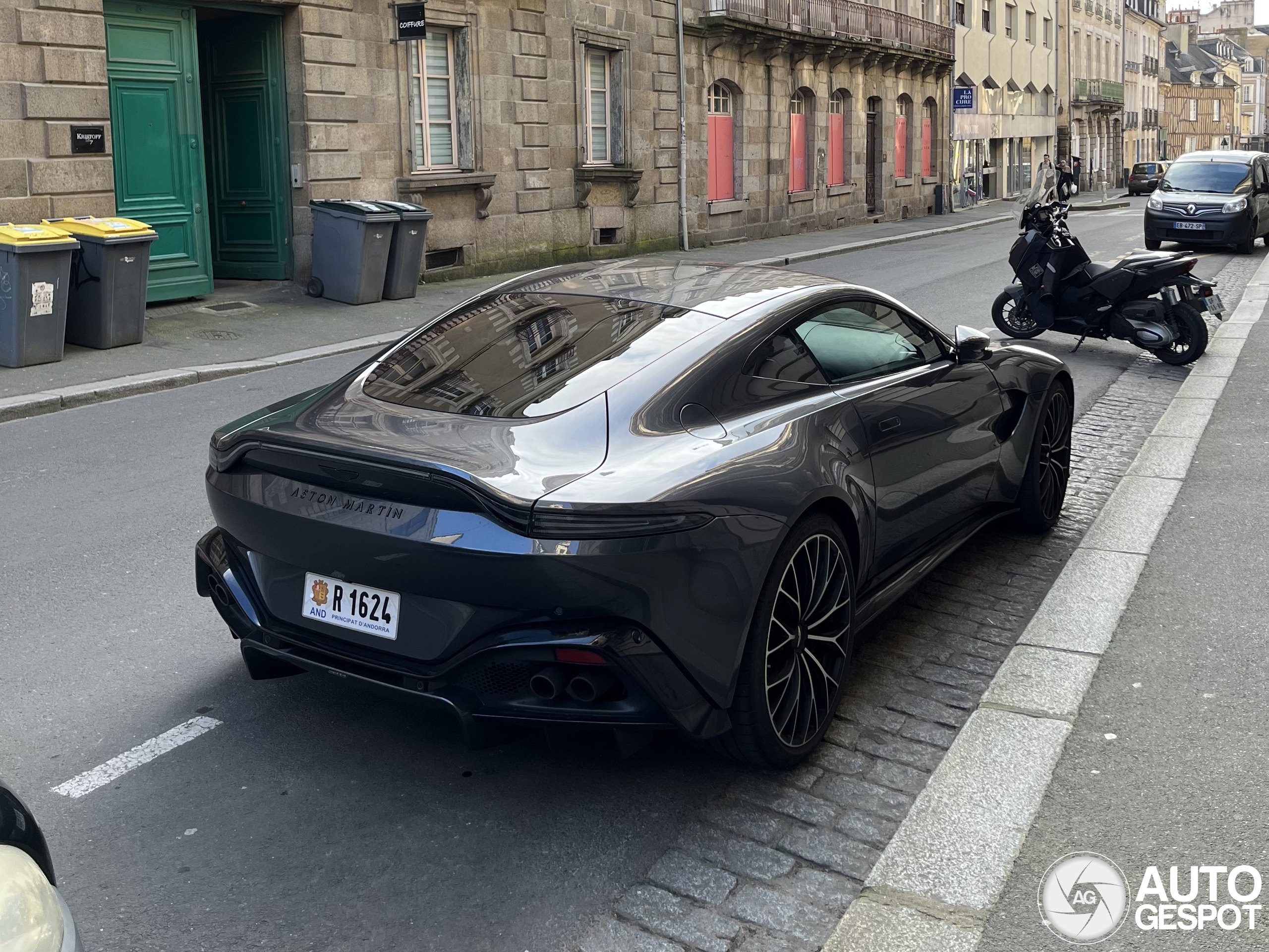 Aston Martin V8 Vantage 2018