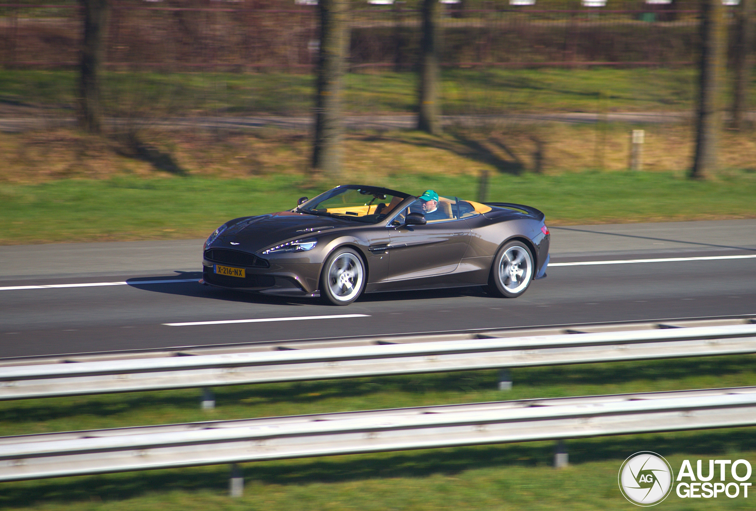 Aston Martin Vanquish S Volante 2017 Ultimate Edition