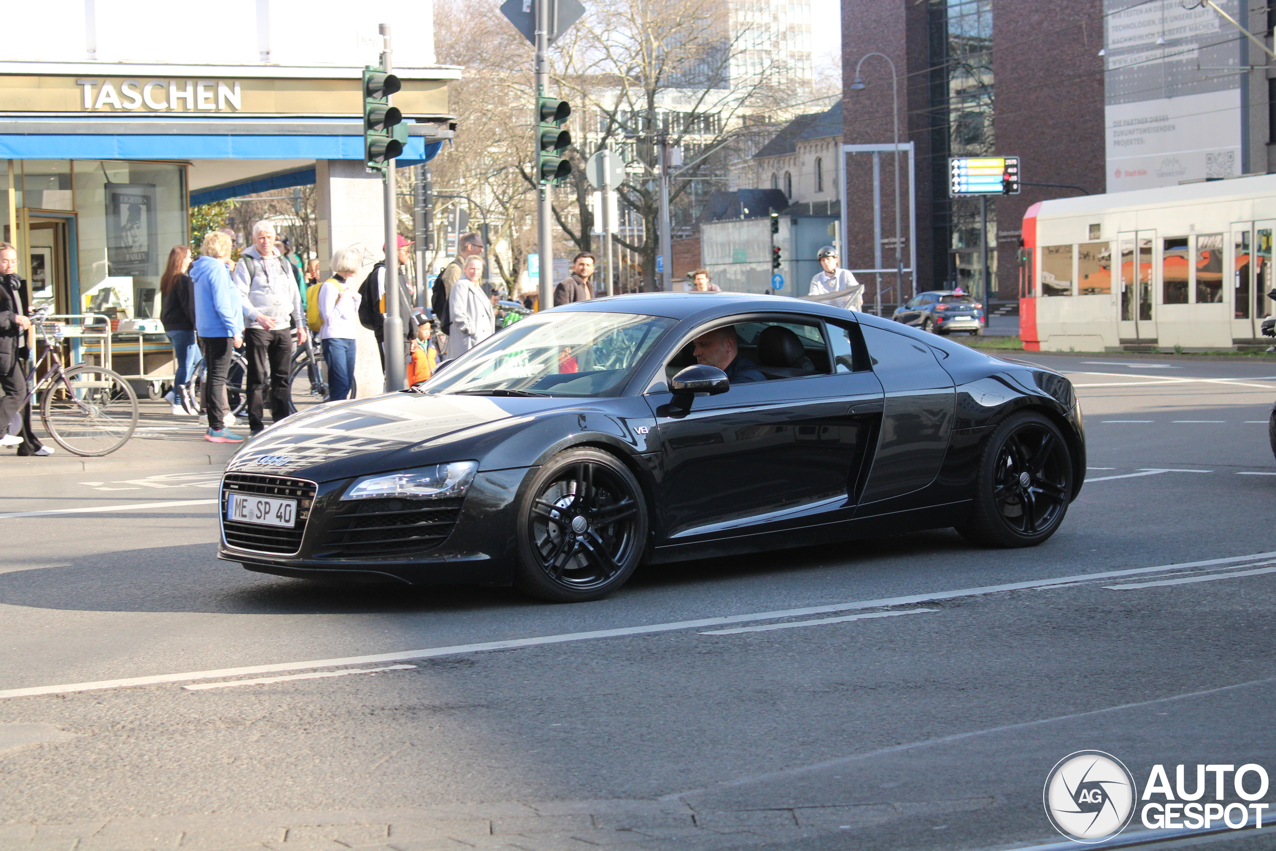 Audi R8