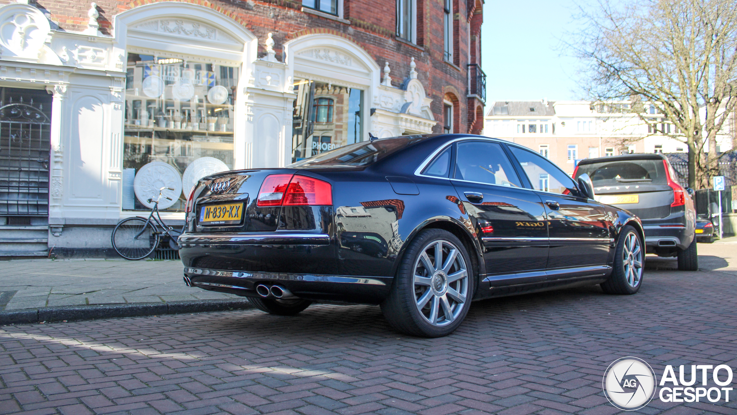 Audi S8 D3