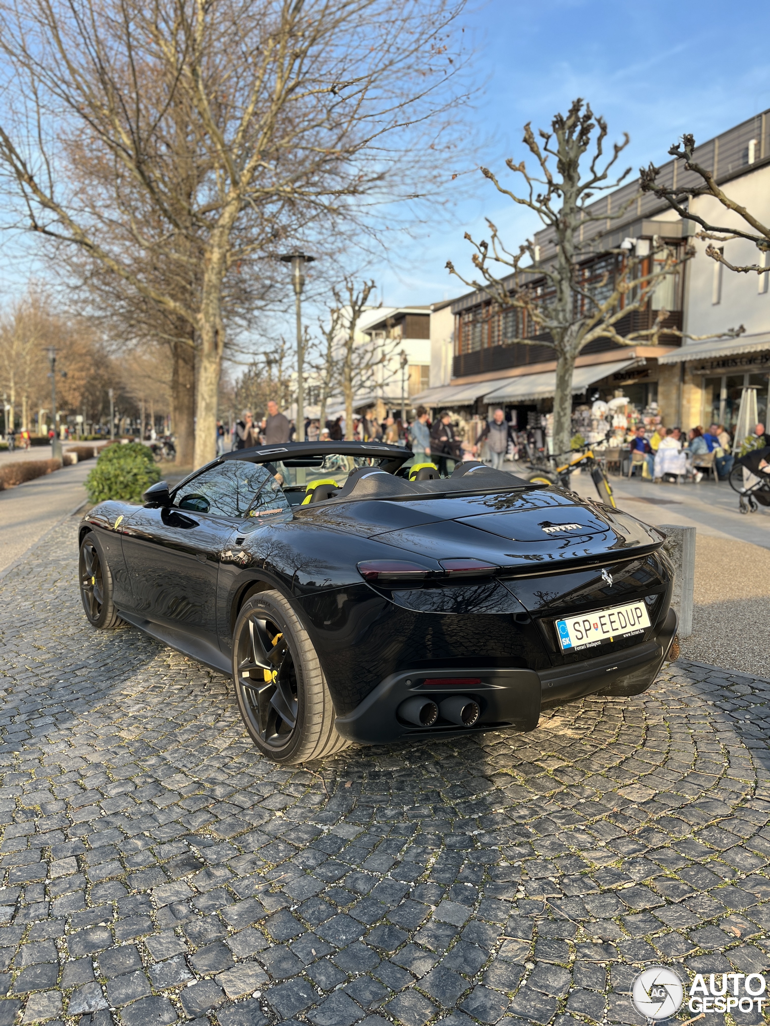 Ferrari Roma Spider
