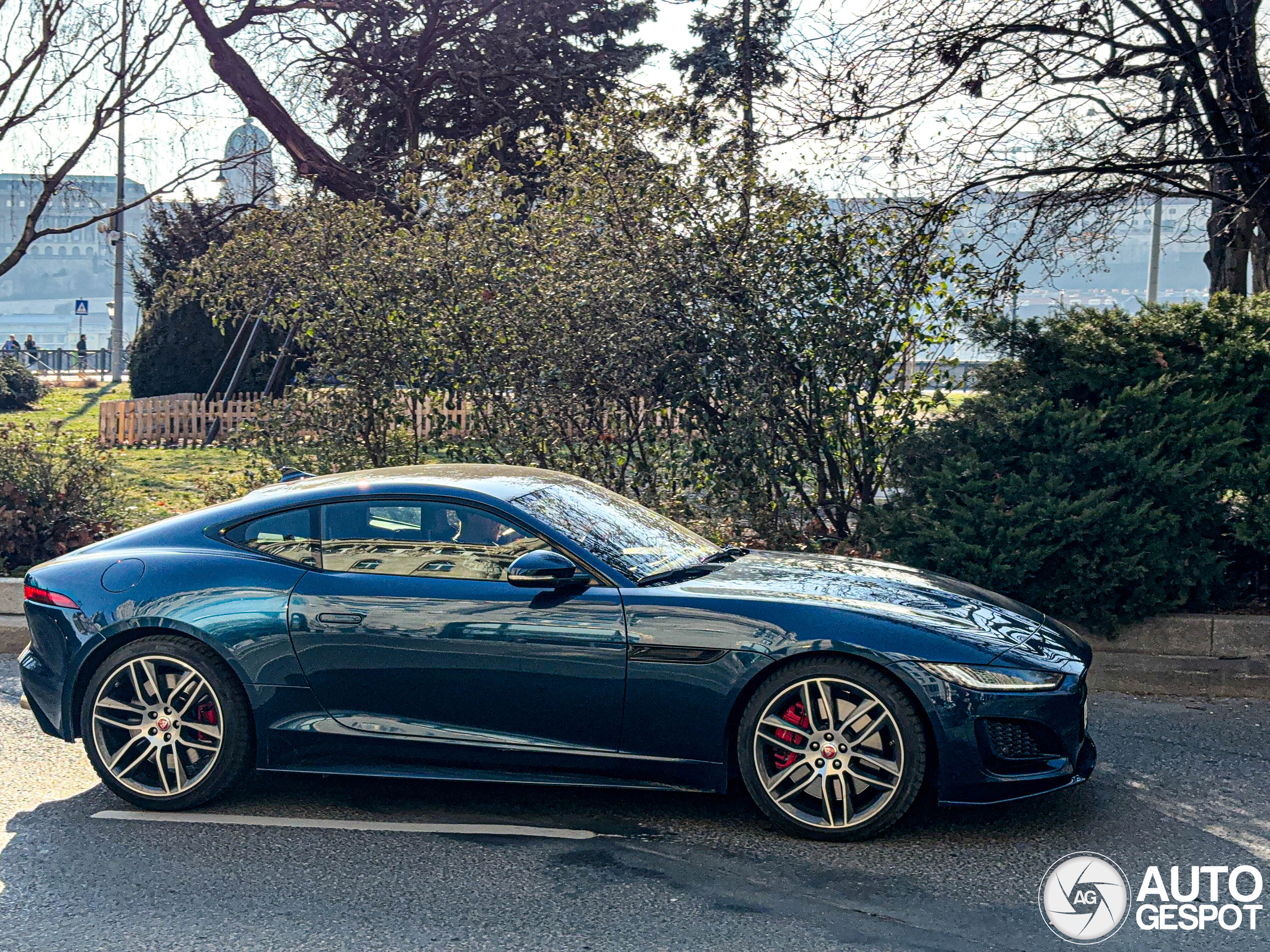 Jaguar F-TYPE P450 Coupé 2020