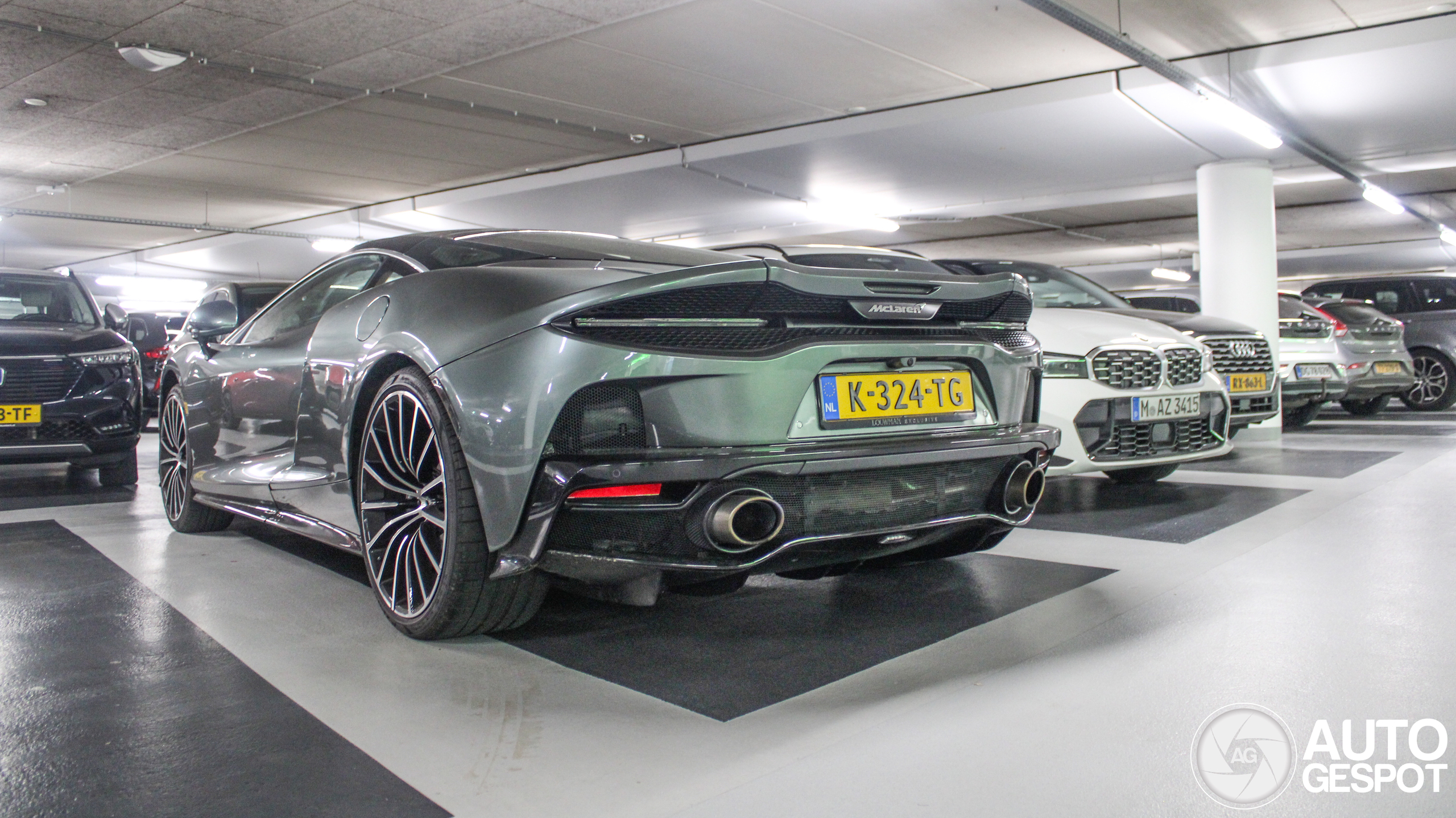 McLaren GT