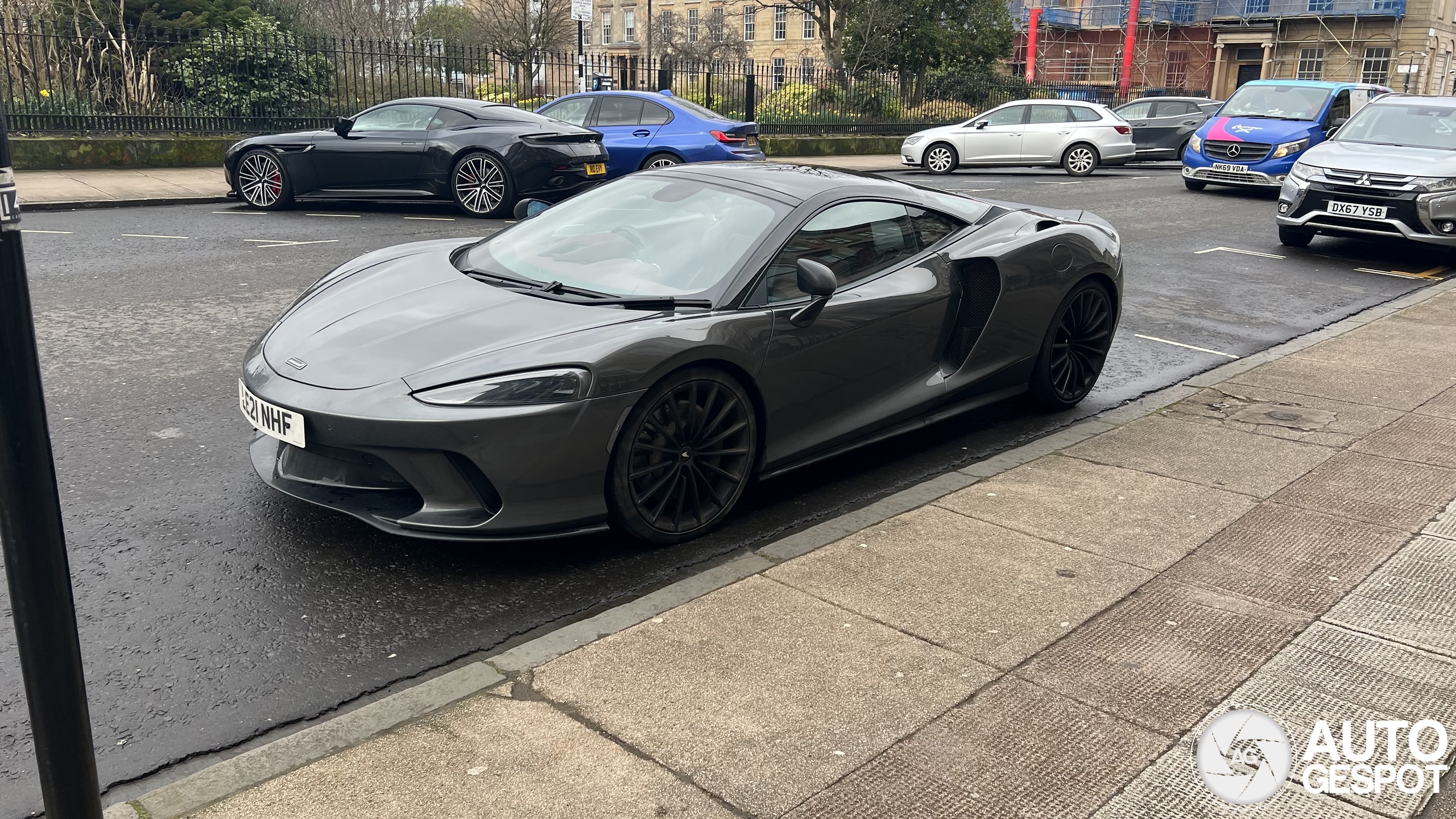 McLaren GT
