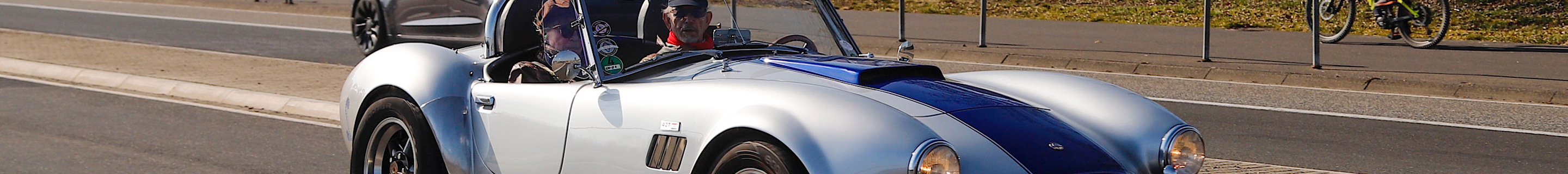 AC Cobra 427