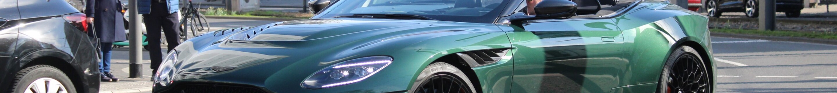 Aston Martin DBS 770 Ultimate Volante