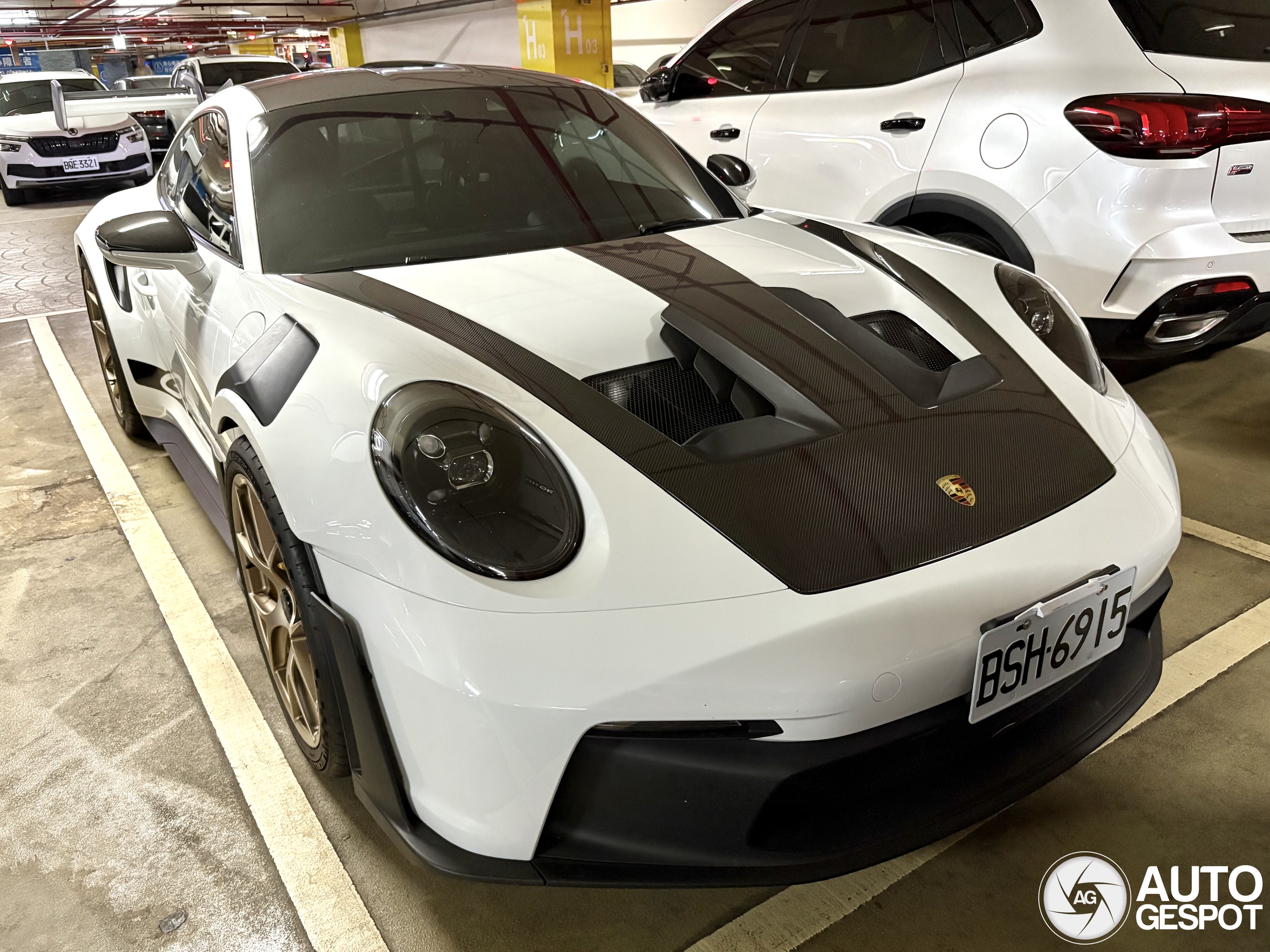 Porsche 992 GT3 RS Weissach Package
