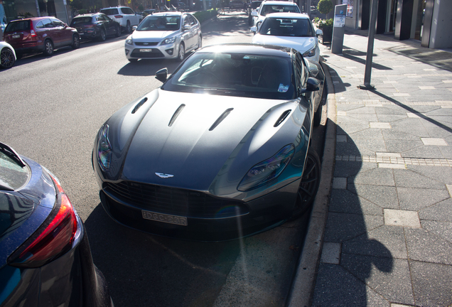 Aston Martin DB11