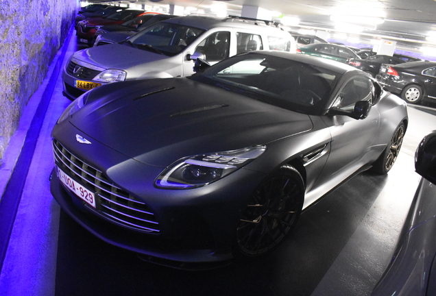 Aston Martin DB12
