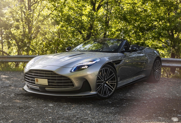 Aston Martin DB12 Volante