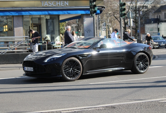 Aston Martin DB12 Volante