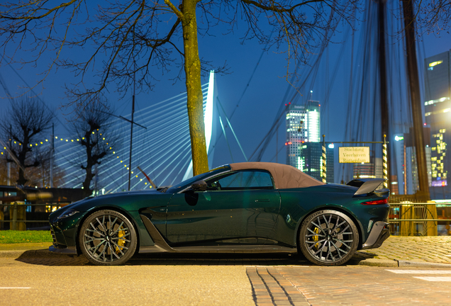 Aston Martin V12 Vantage Roadster 2023