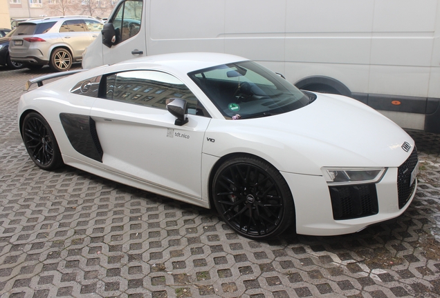 Audi R8 V10 Plus 2015