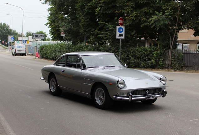Ferrari 330 GT 2+2 Series II