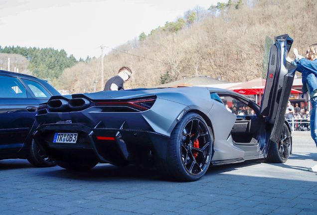 Lamborghini Revuelto